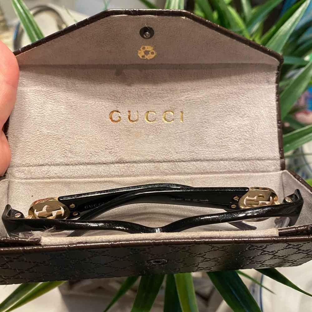 Authentic Gucci Frames With Case. Used - image 1